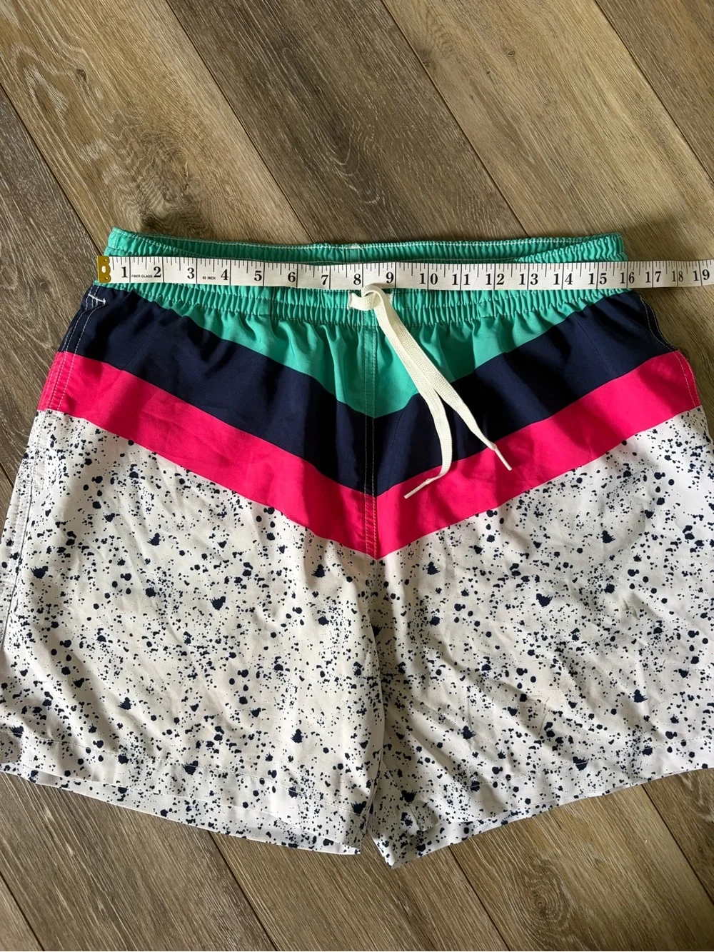 Chubbies “The Aquatic Libations” Men’s Swim Trunks